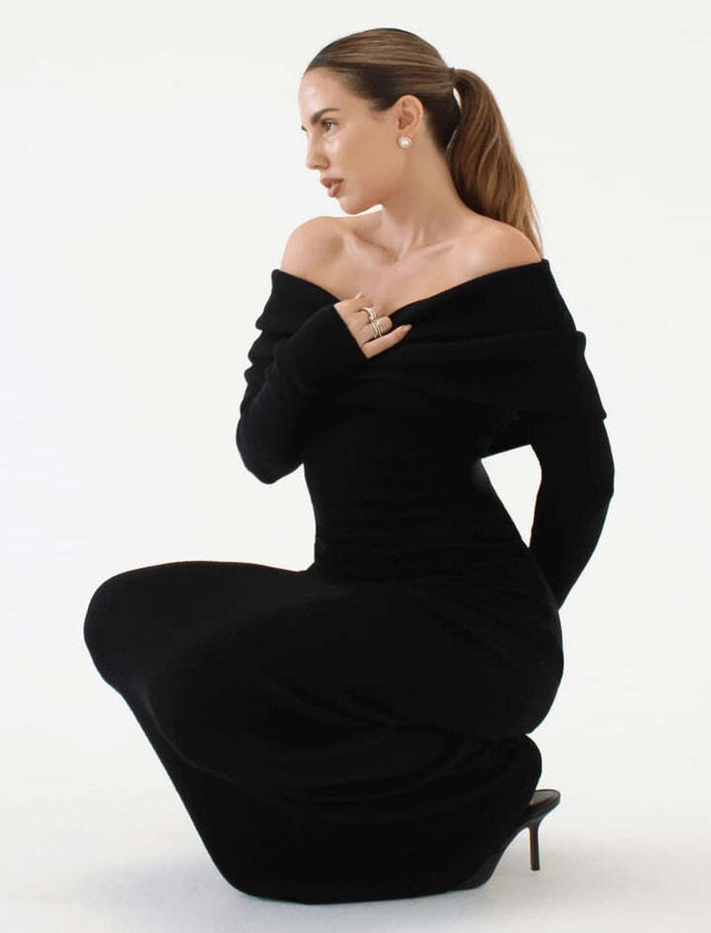 winona-maxi-dress-black-coming-soon-rumored-999_720x