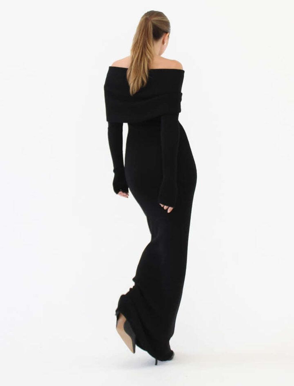 winona-maxi-dress-black-coming-soon-rumored-537_720x