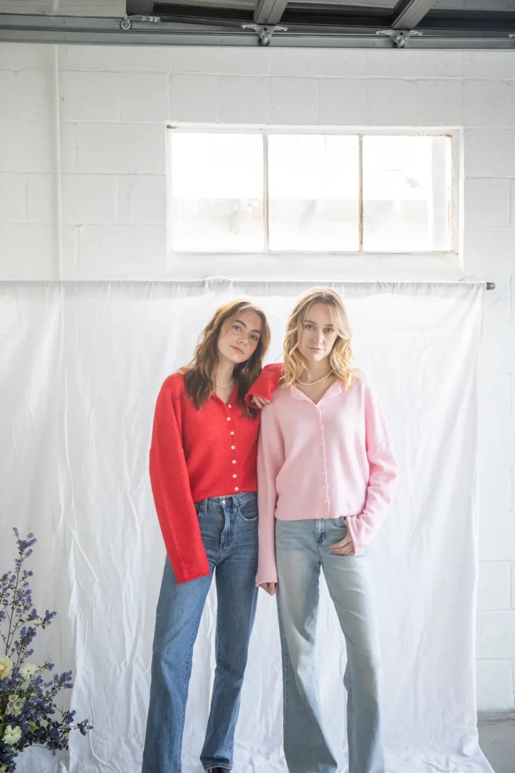 TBW237_RED_PINK_SS424_LIFESTYLE.3_3000x