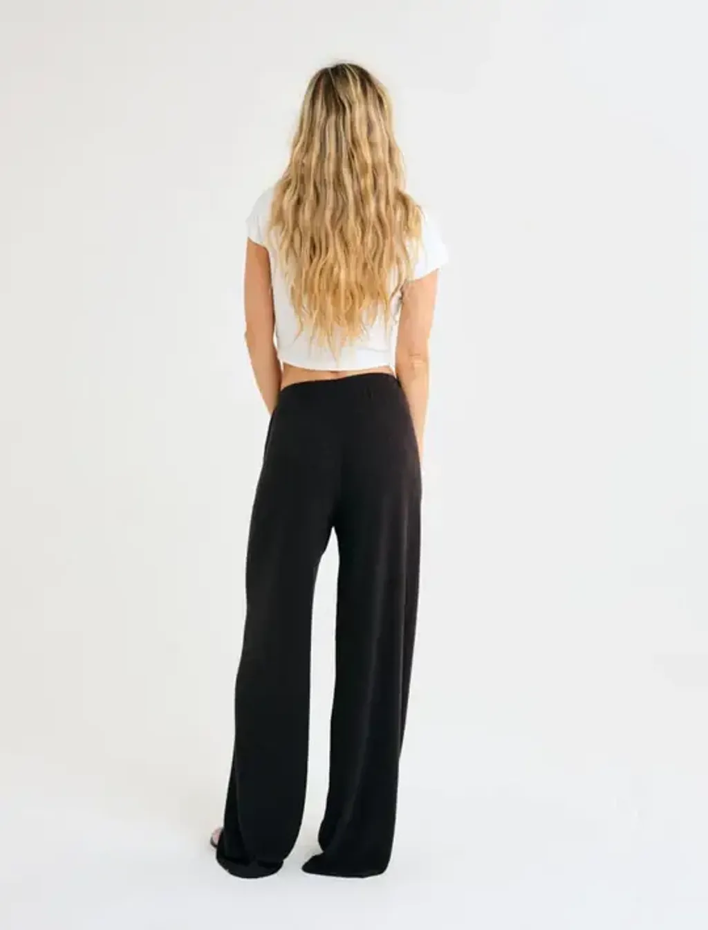 sunday-pant-charcoal-heather-coming-soon-pants-rumored-439_540x