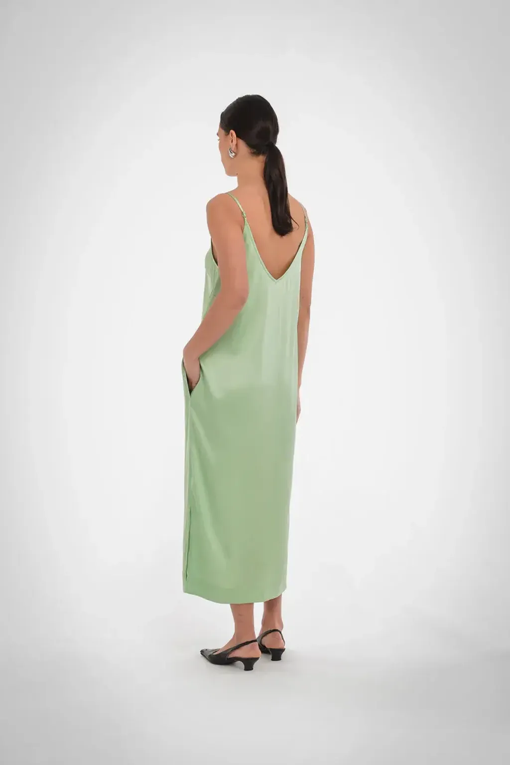 LVS-241-4011-QUIETGREEN-BACK_900x