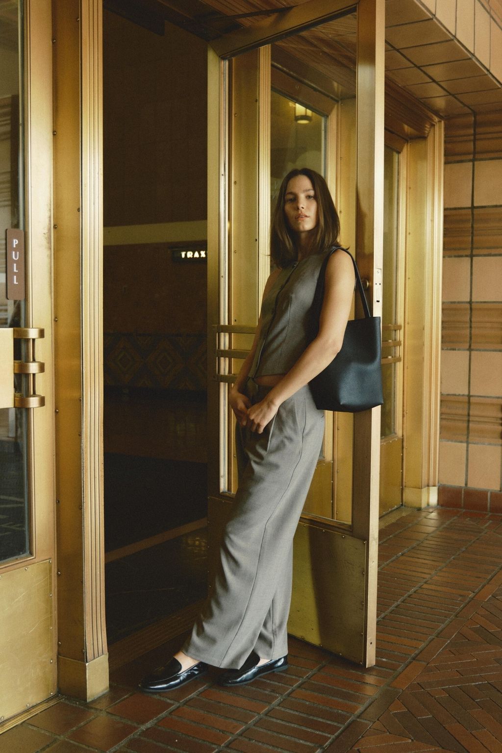 tmr0092_pmr0091_charcoal_-_1_of_201__1500