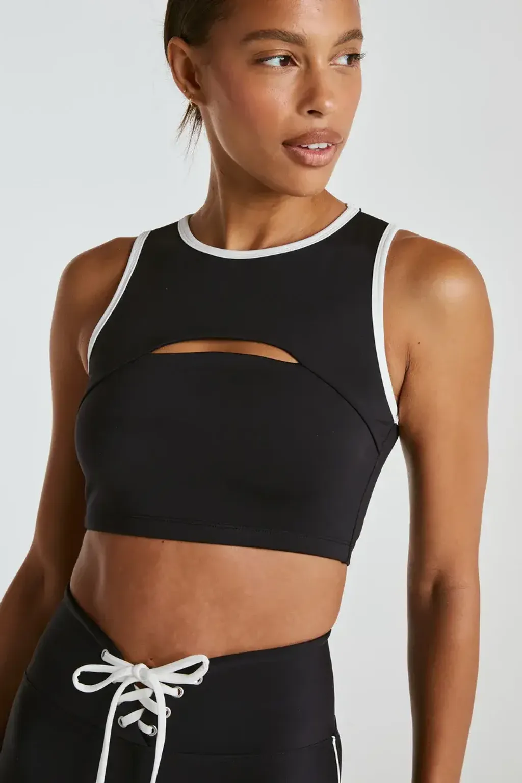 TN4385_YOS_SU25_LINESHEET_0180_800x