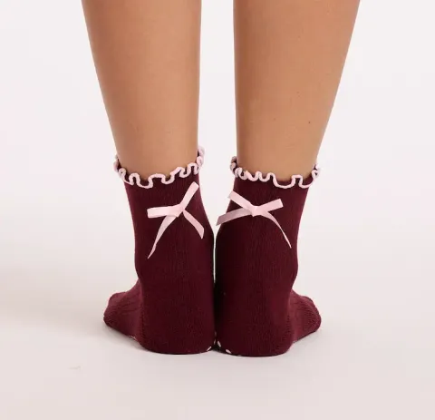 Cute_Maroon_Pilates_Grip_socks.png