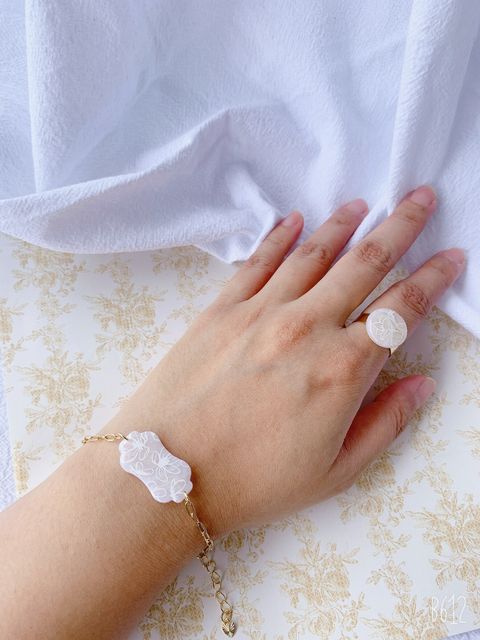 Cream color Camilia Transluscent Bracelet and Ring