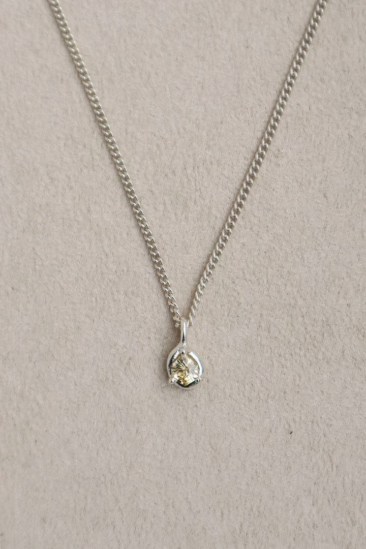 Fantasy Beige Zircon Necklace