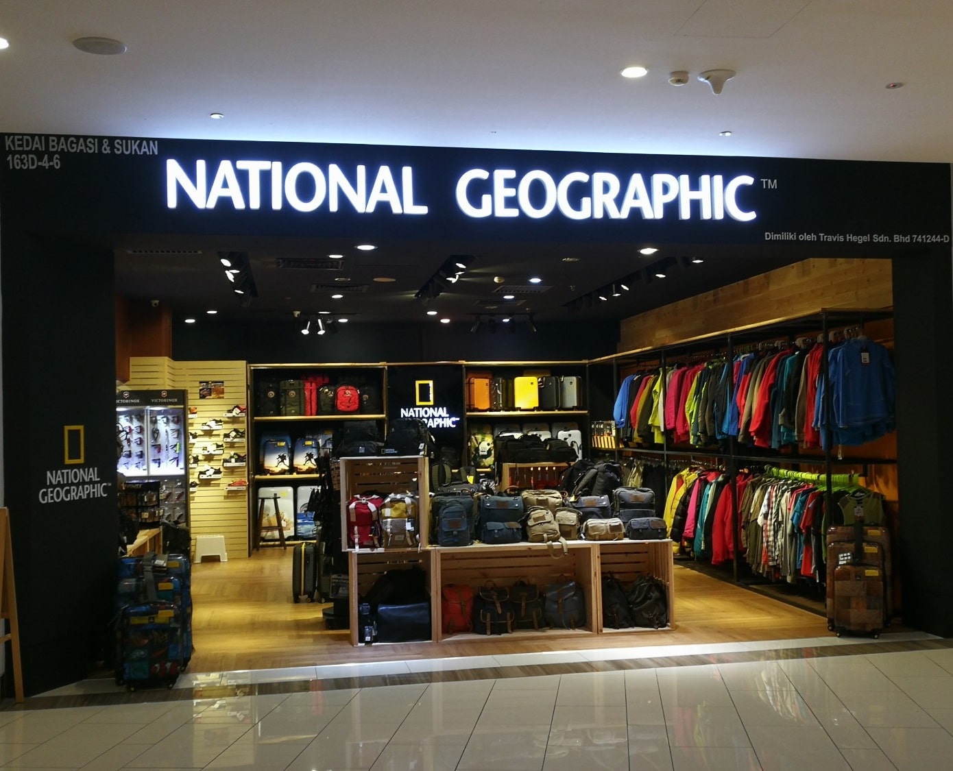 National Geographic Store, Gurney Paragon