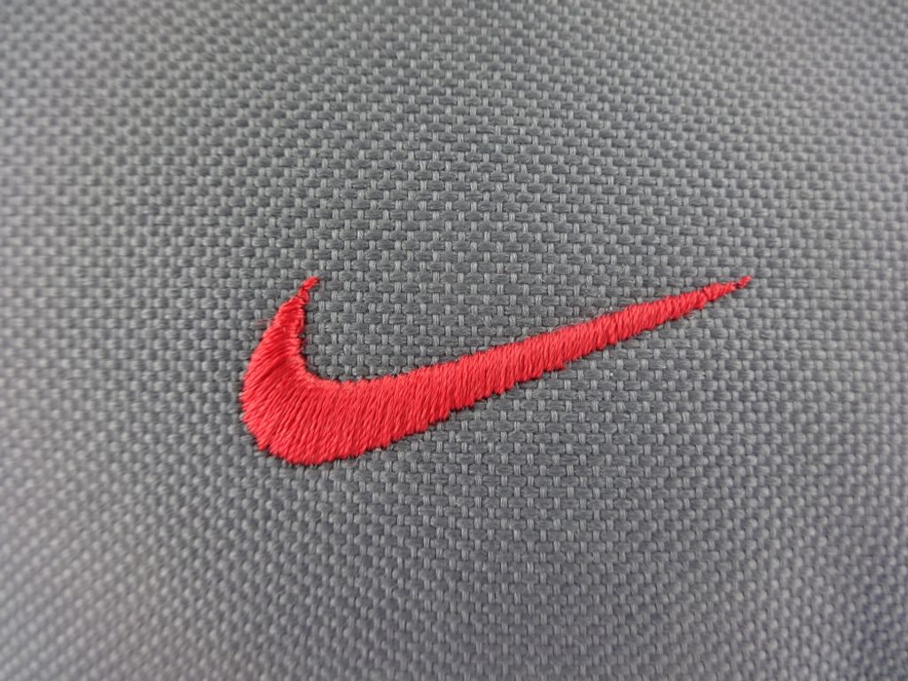Nike-logo-591638-black (web).jpg