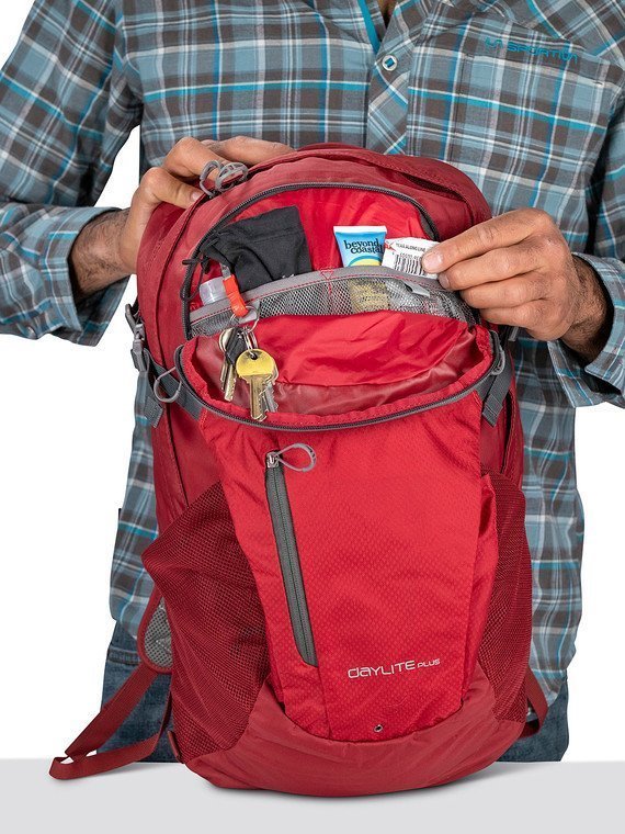 osprey daypack plus