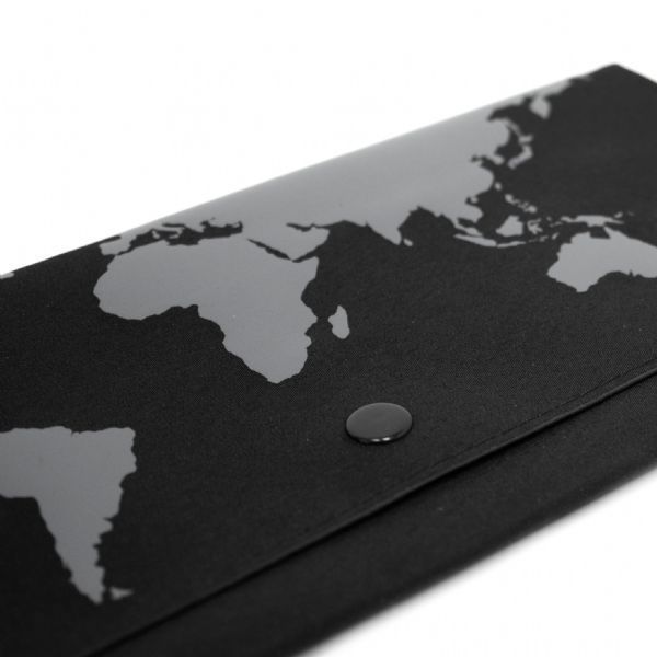 Travel_Wallet_leather_black.jpg