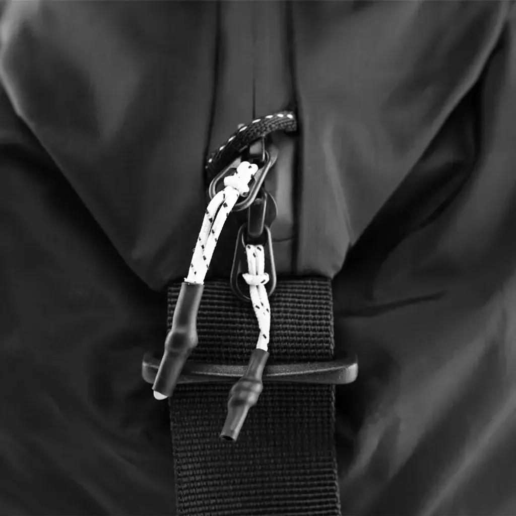 13Matador_Refraction_OnWhite_Black16