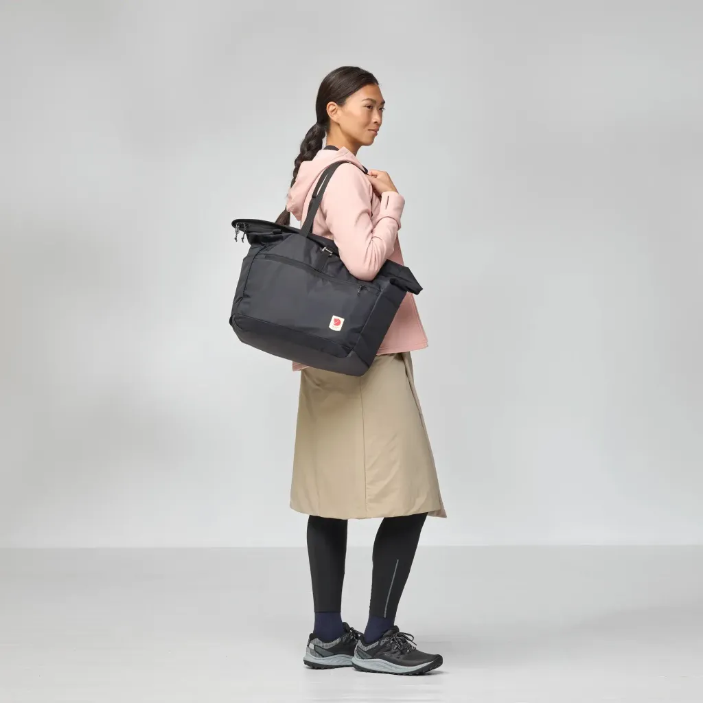 high_coast_tote_30_23200331-550_g_model_1840