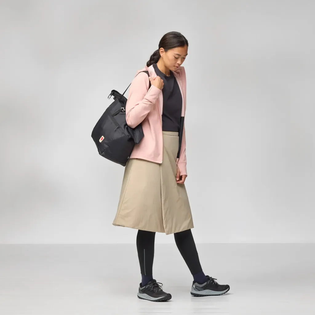 high_coast_tote_30_23200331-550_f_model_1809 (1)