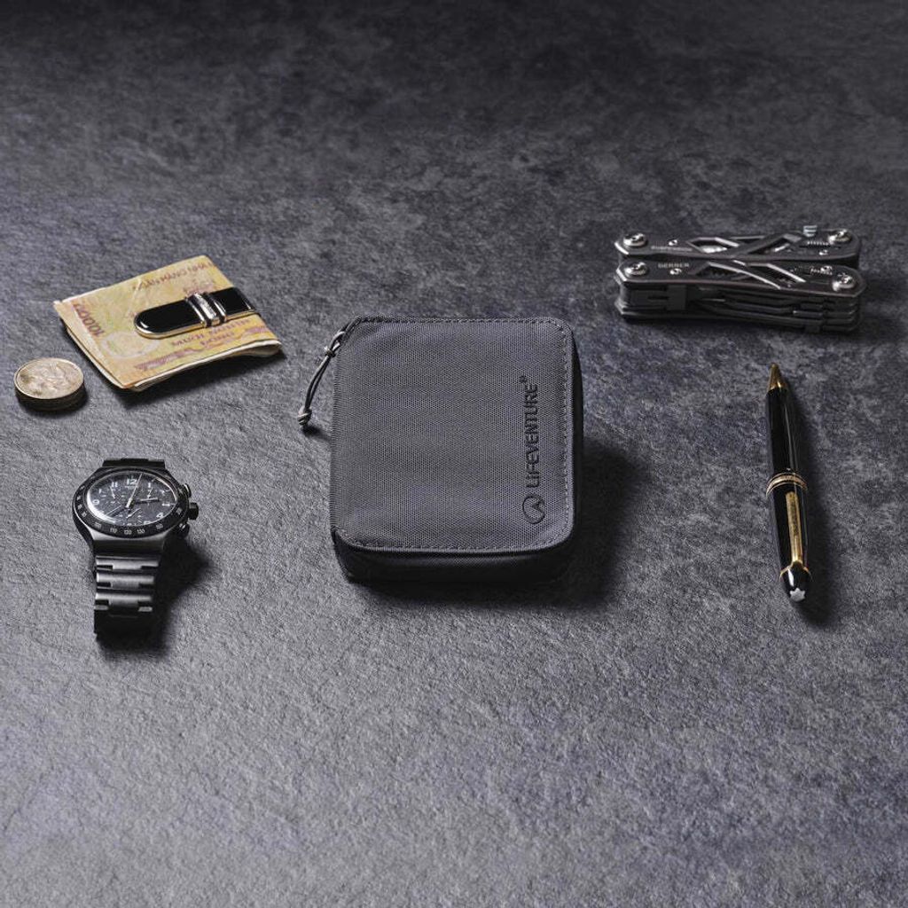 68721_LifeventureWallets_RFiD_Bi-FoldWallet_Grey_01_b1248601-2177-4b4e-8f0c-908956a805f7