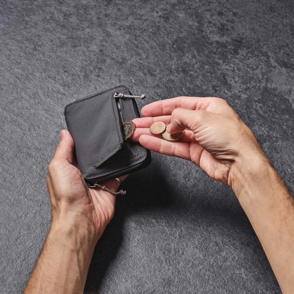 68721_LifeventureWallets_RFiD_Bi-FoldWallet_Grey_03_63c12290-deb2-4b6d-b693-5a9cfce40a89