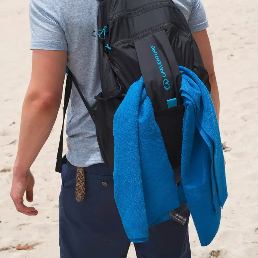 microfibre-travel-towel-lifestyle-3