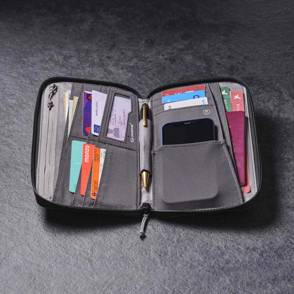 68771_LifeventureWallets_RFiD_TravelWallet_Grey_02_7be2f3db-ec2b-4a7d-a3af-7023a0428e1c