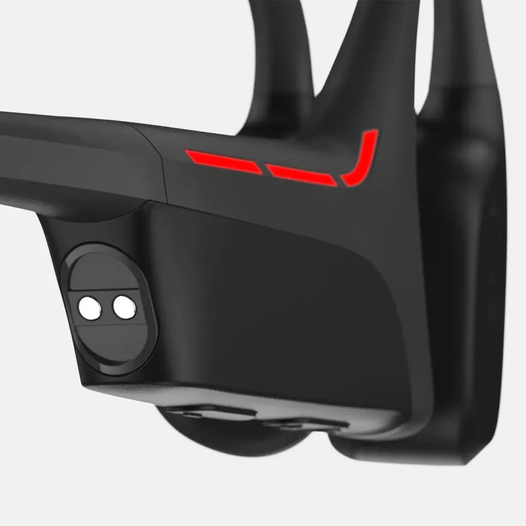 suunto-wing-black-lights-on-1280x1280px_5d948ceb-204b-48c8-9f53-1efd9ab56062