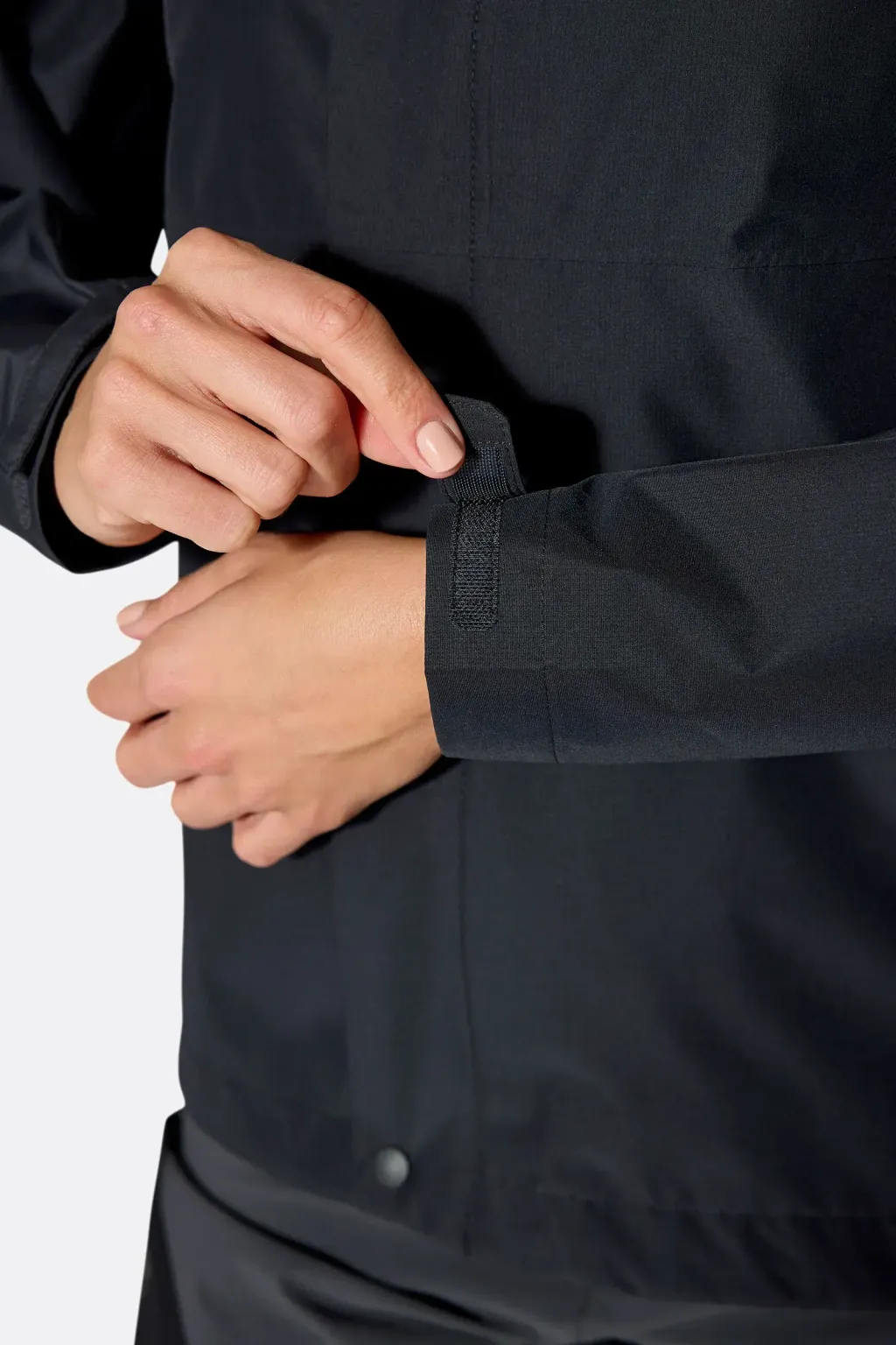 womens_downpour_jacket_black_qwi_07_tmb_model_11952