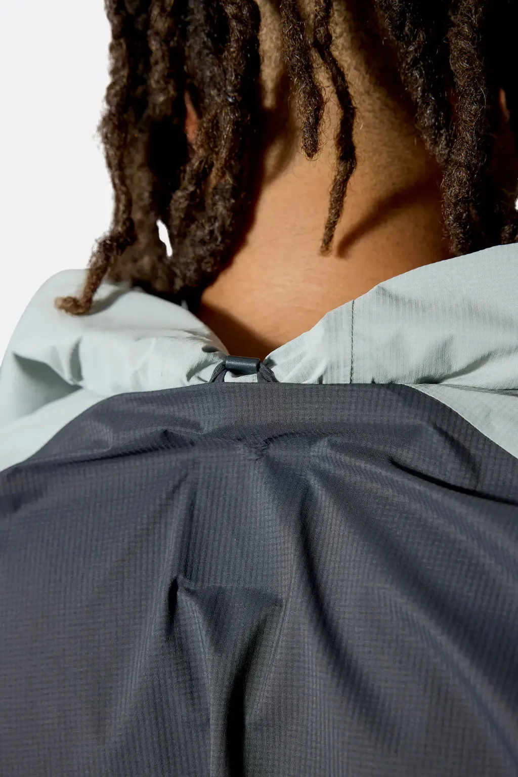 downpour_trail_ligth_jacket_lightzinc_anthracite_qwi_18_lza_model_17068