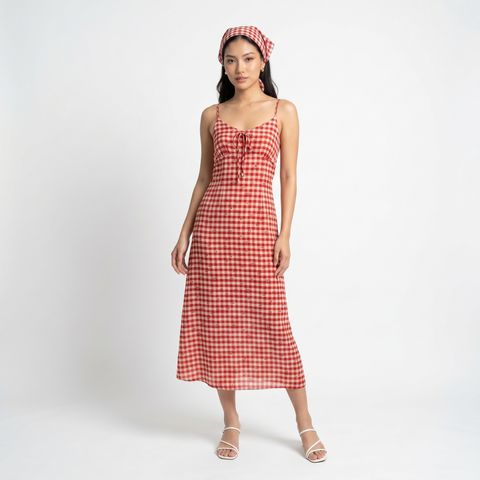 Apply_the_clothing_202604251100.jpeg