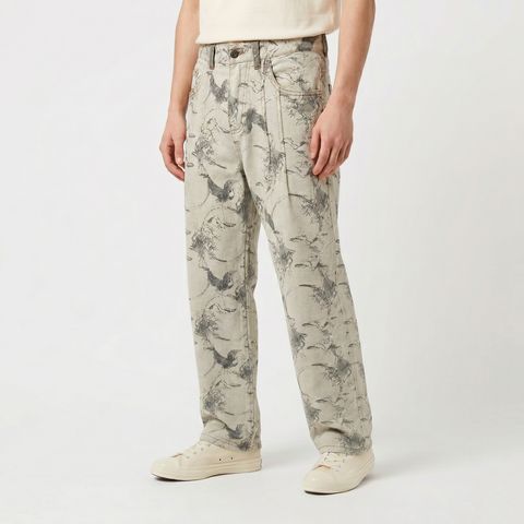 THe_pants_make_it_longer_202605011206.jpeg