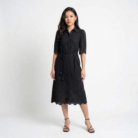 Apply_the_clothing_from_the_202605051217.jpeg