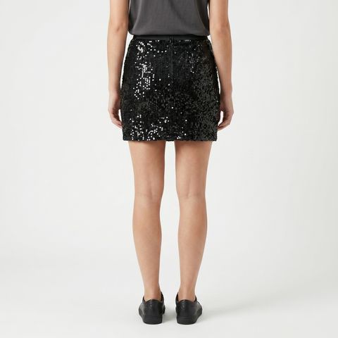 BAck_skirt_2K_202605291316