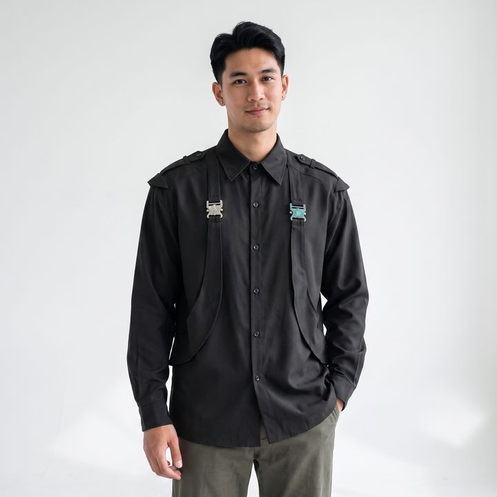 Man_wearing_button_up_shirt_202608271227