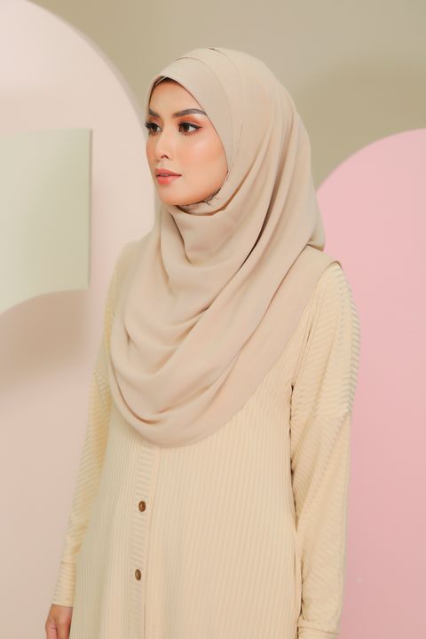 7.3.22 Nuna43061 beige.jpg