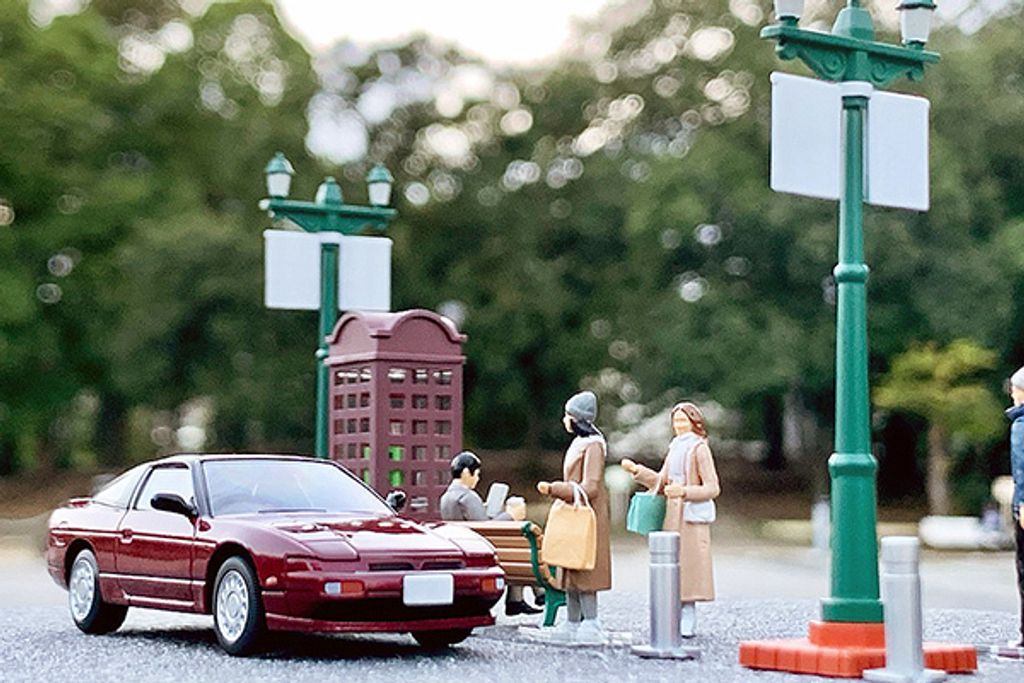 Diorama collection 64 # car snap 09a holiday street corner-09.jpeg