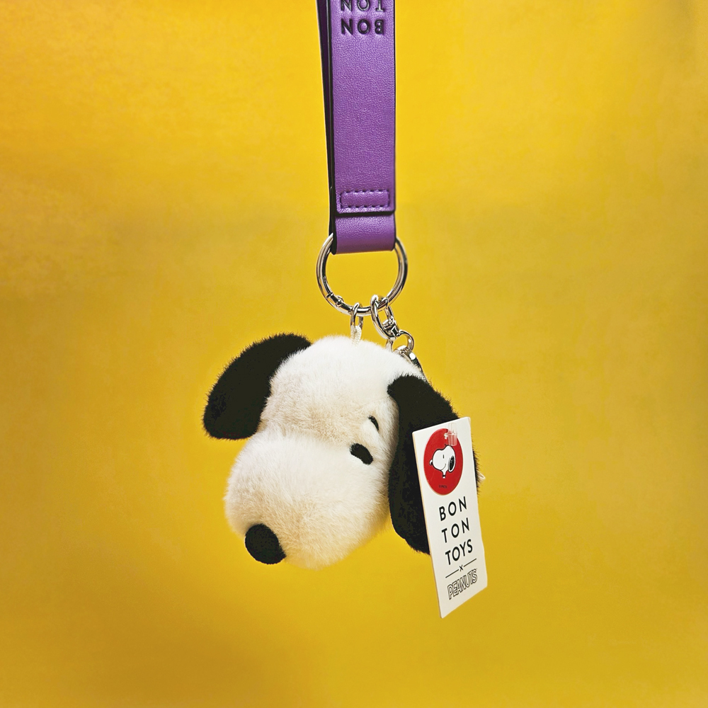 33205005-Snoopy ECO Fuzzy Cream bag charm-8