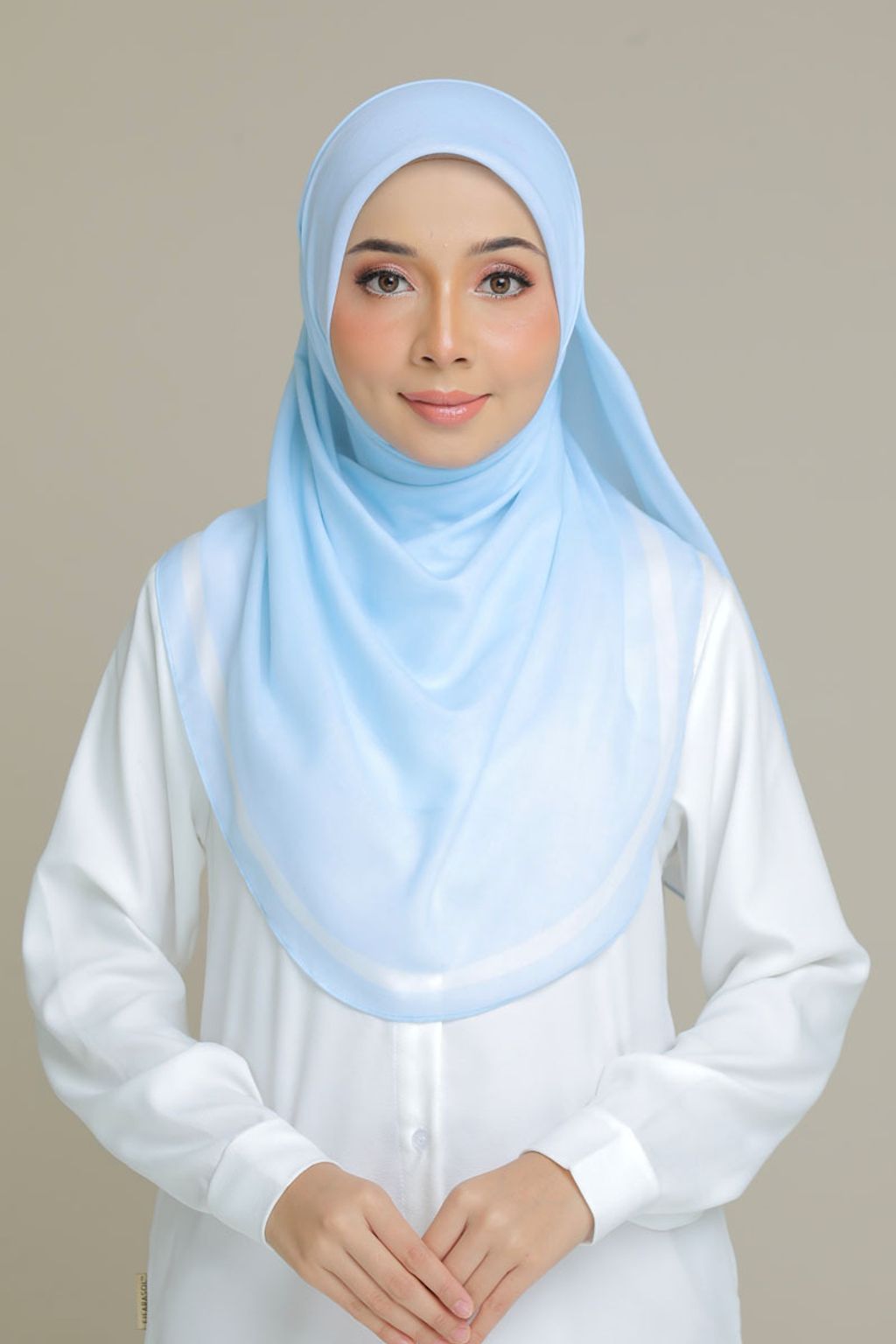 HANYA SQUARE in Pale Blue