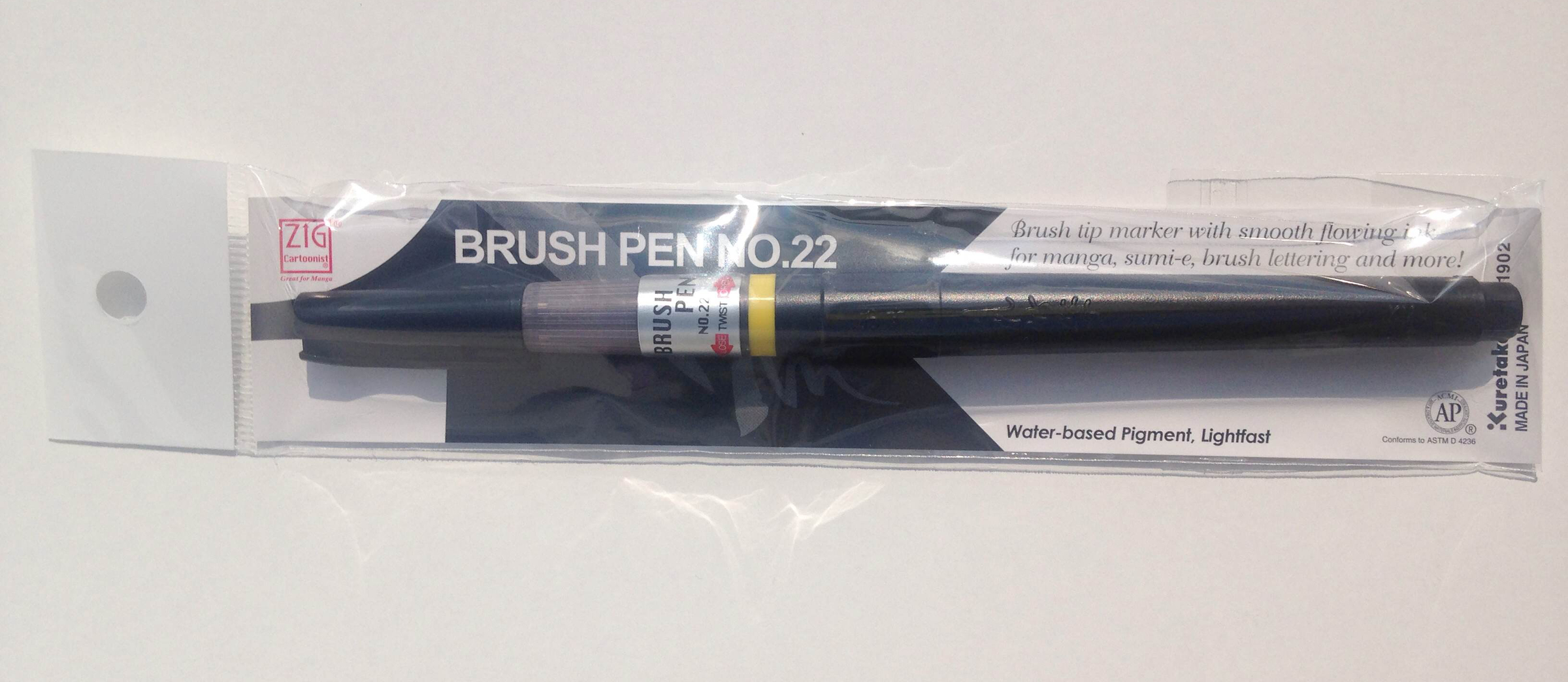 KURETAKE Zig Cartoonist Brush Pen No.22.JPG