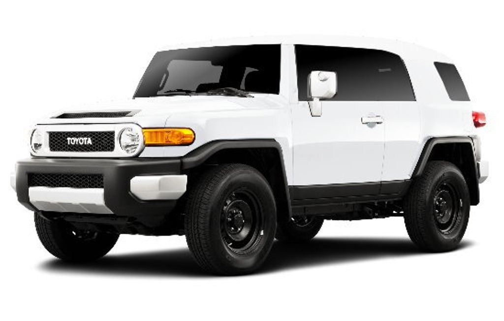 Toyota FJ Cruiser (white)