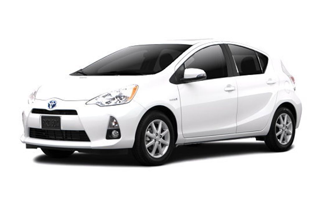 Toyota Prius C (white)