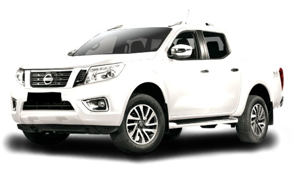 Nissan Navara NP300 (white).jpg