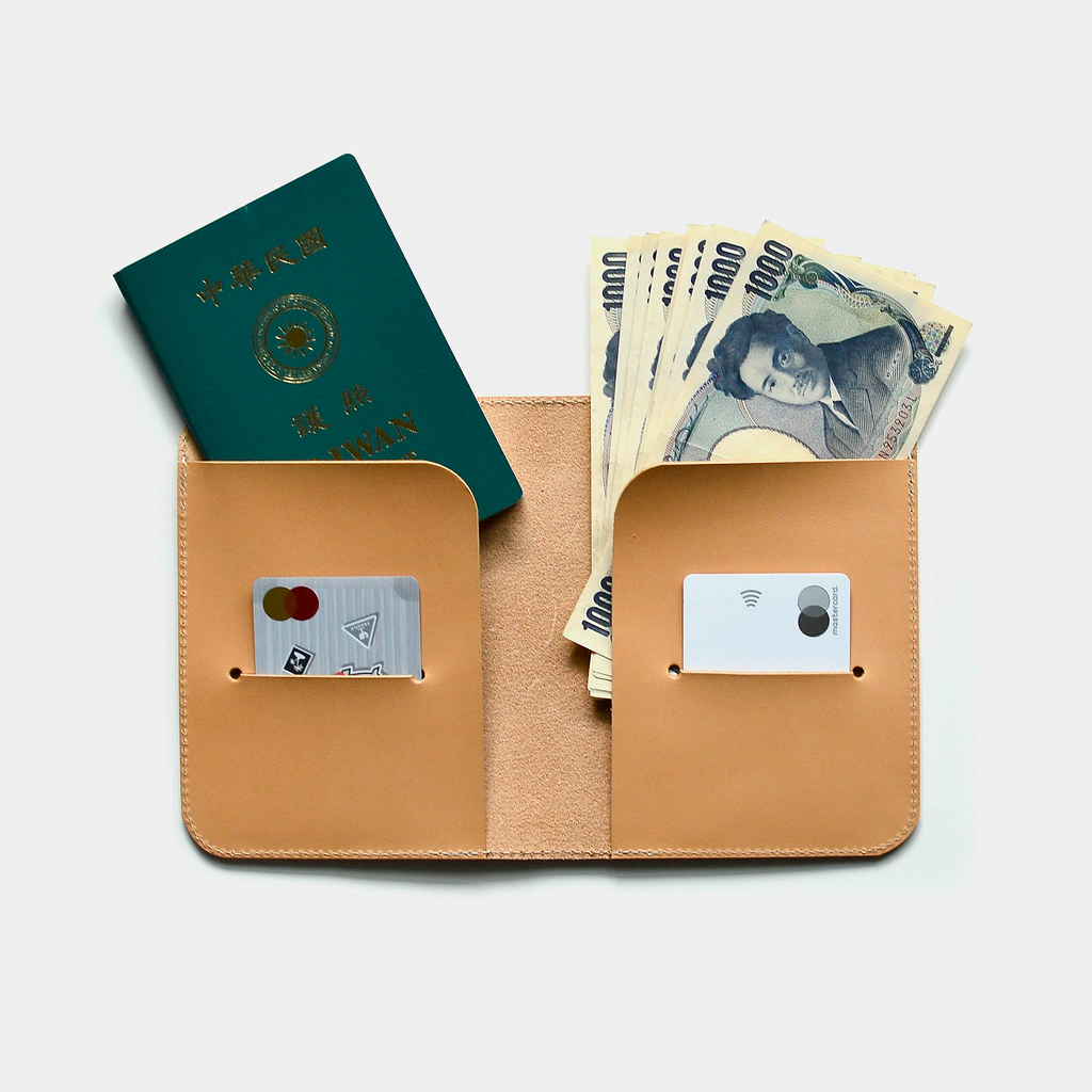 真皮 護照夾/護照套 卡其色 - 【入山證的日文譯本】原色牛皮護照套 皮革護照夾 出國旅遊必備
