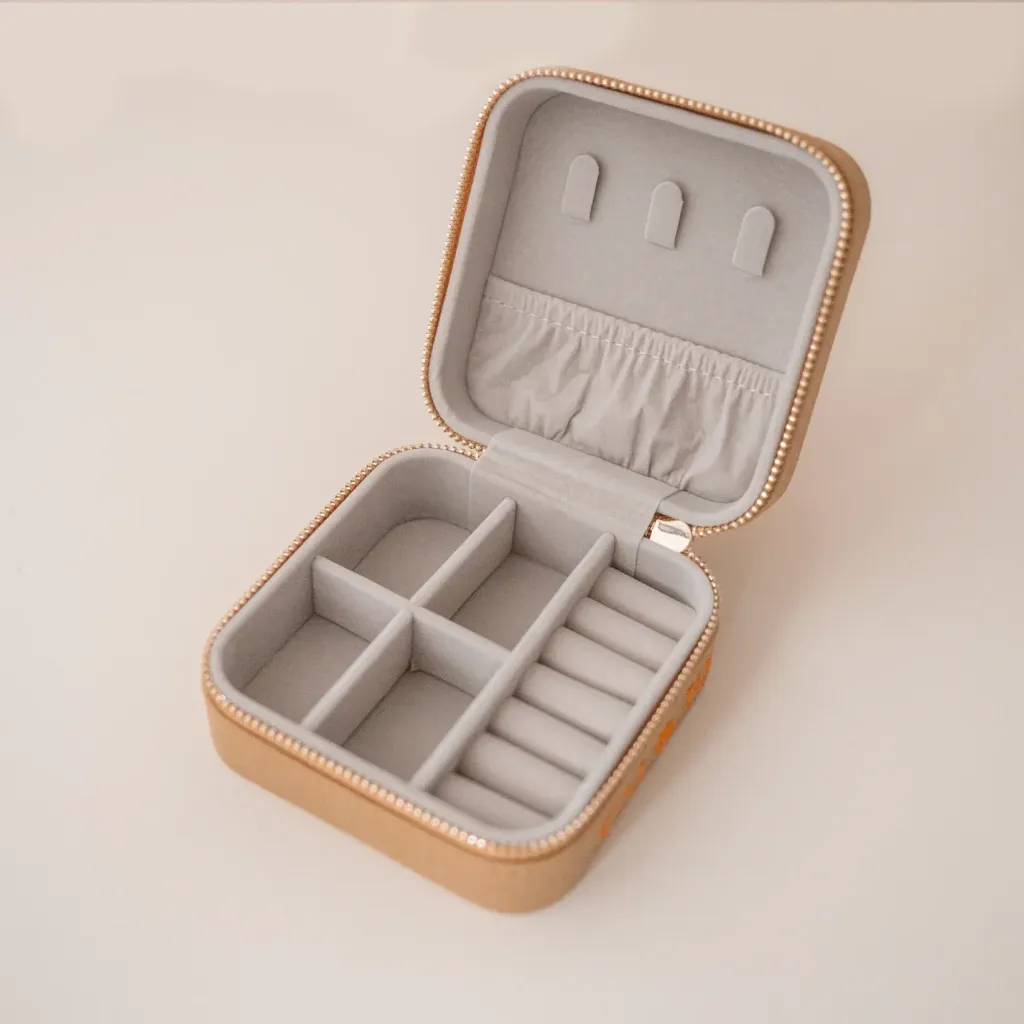 CAILTJC01c_9236d1fc-cae0-40ad-b0c7-39a1ebc92c62