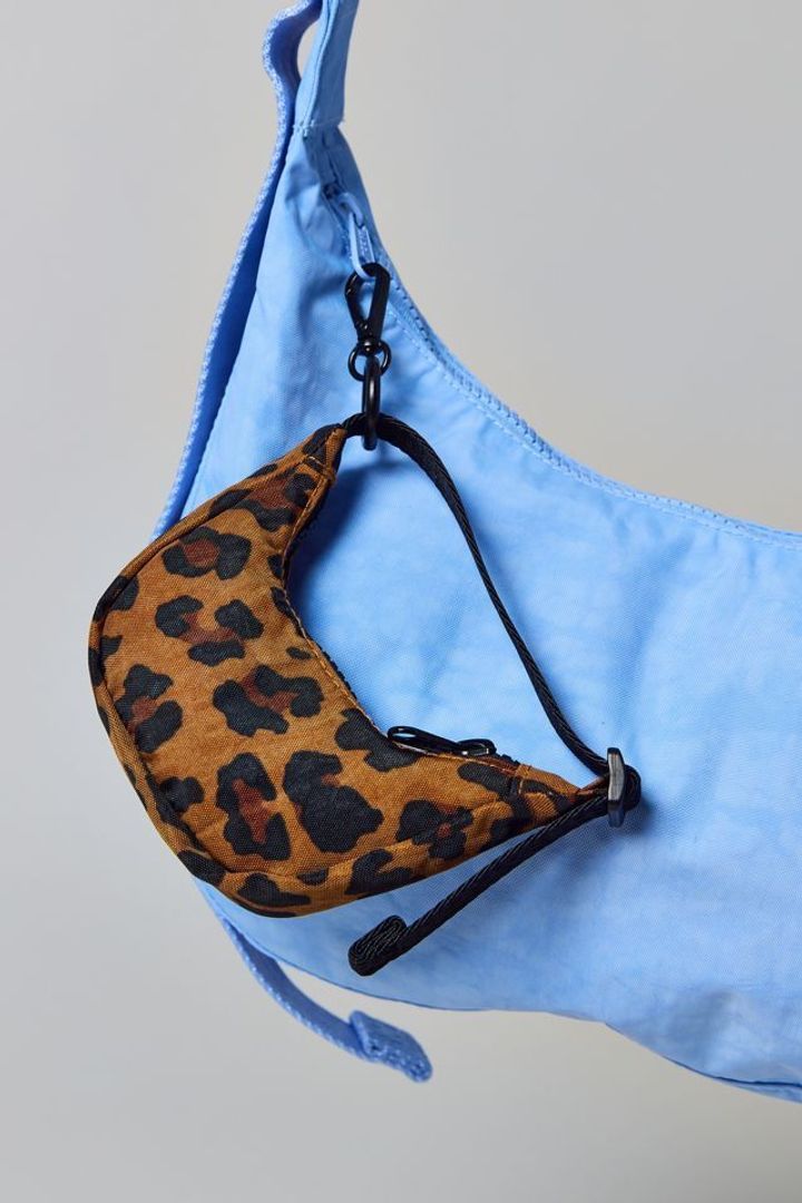 BAGGU Crescent Bag Charm (2)