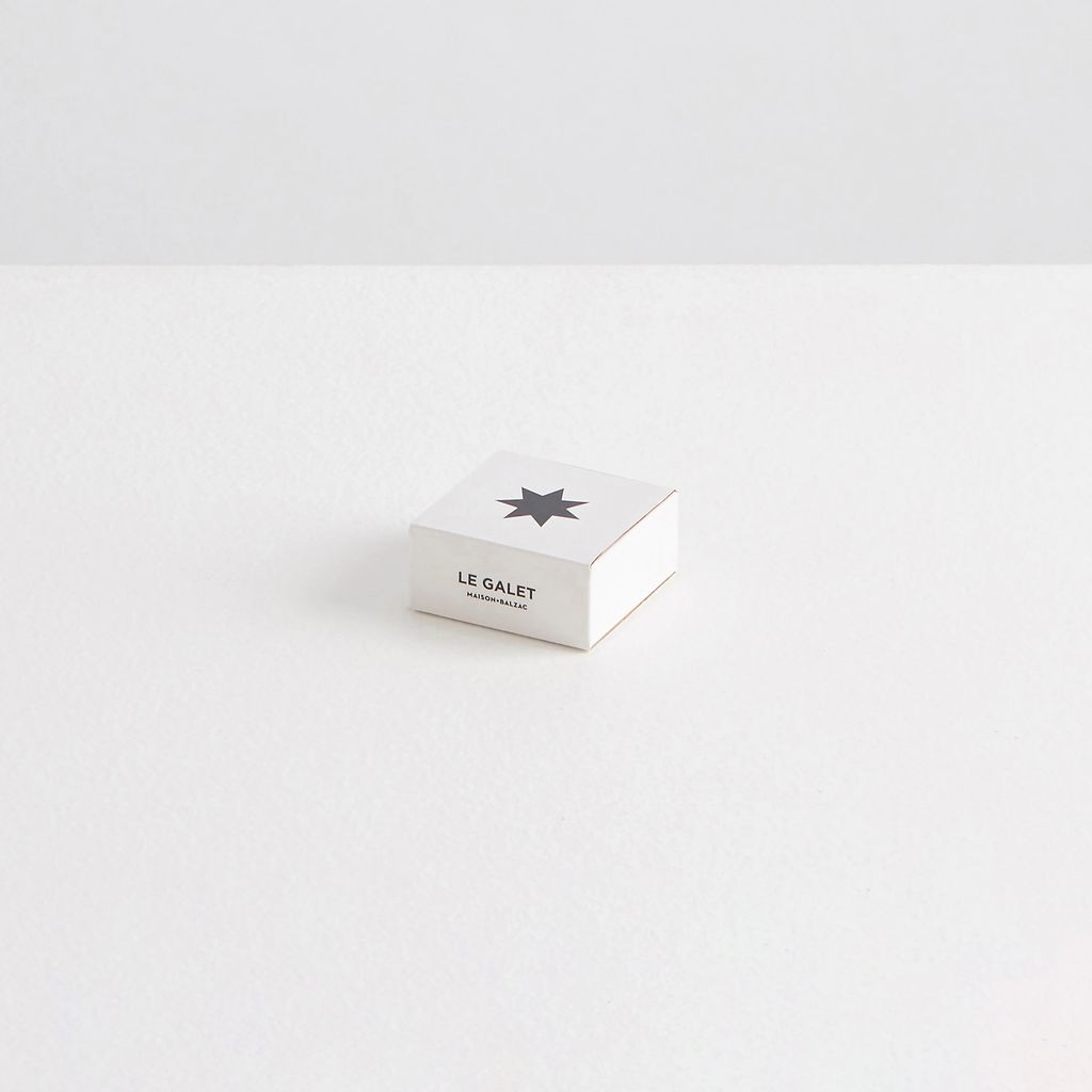 MaisonBalzac_LeGalet_GlassPebble_IncenseHolder_Packaging_2_b6be1963-833e-472e-a0ae-66c45b72f7d1_5000x