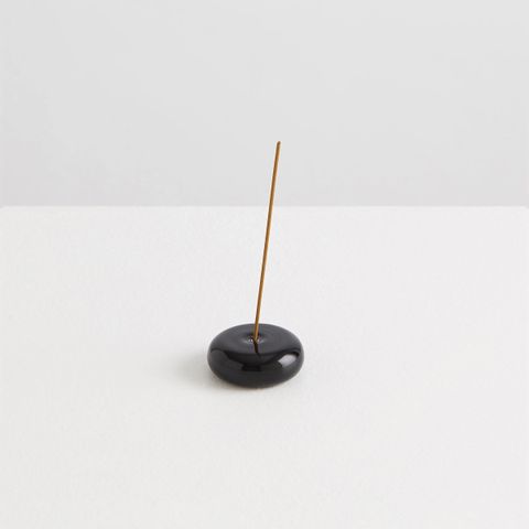 MaisonBalzac_LeGalet_GlassPebble_IncenseHolder_OpaqueBlack_1_55b48205-ad35-4fa6-a14f-8e30d00aa7fe_5000x