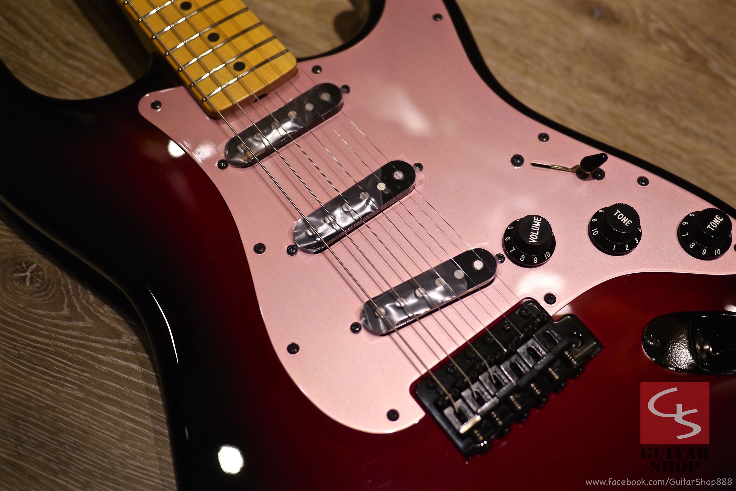 全新2017 Fender Japan Exclusive Ken Stratocaster Galaxy Red