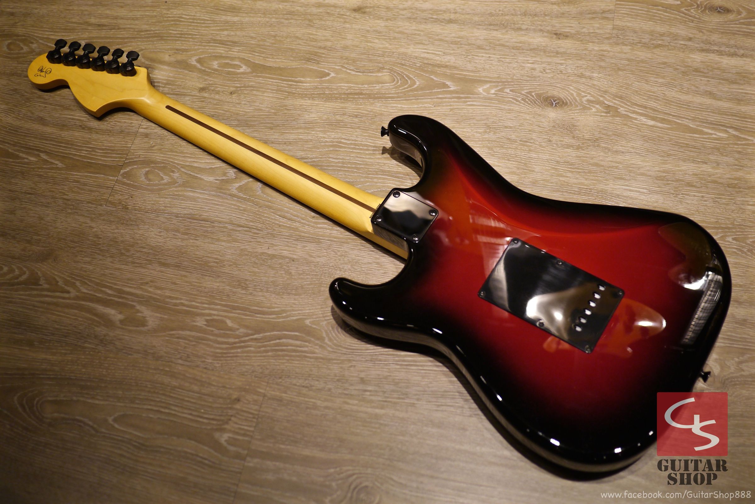 全新2017 Fender Japan Exclusive Ken Stratocaster Galaxy Red