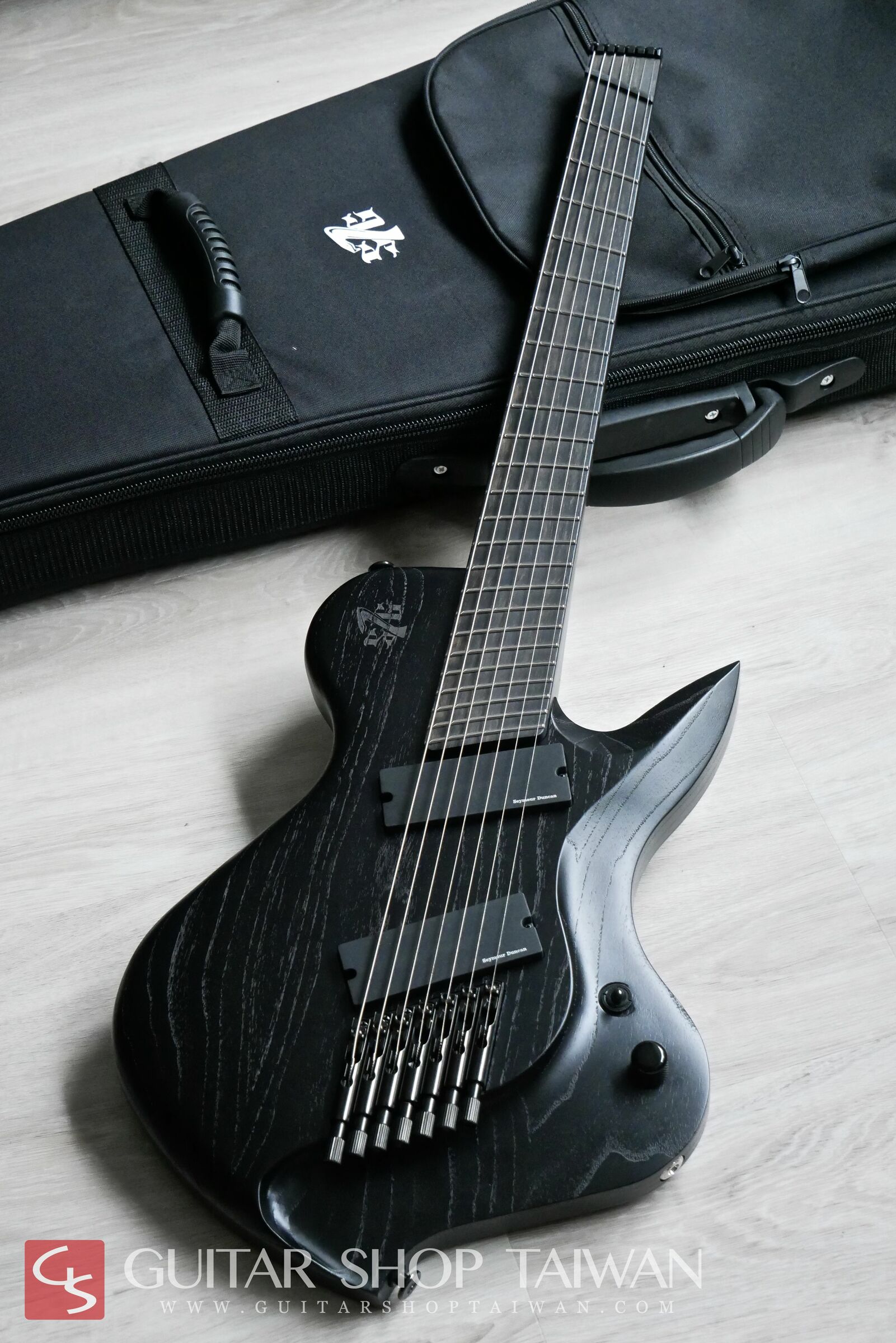 全新Strictly 7 Guitars Japan Series Raven HL JS7F Black 全新Strictly 7 Guitars Japan Series Raven HL JS7F Black