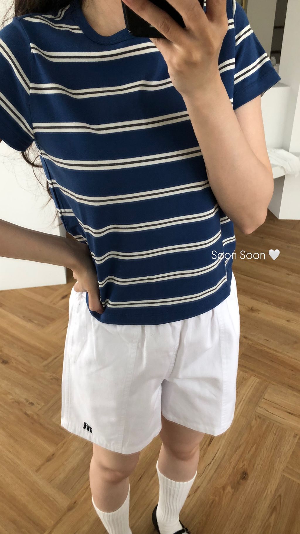 D4693D12-0EB4-4F44-89F1-5AF742F3A778