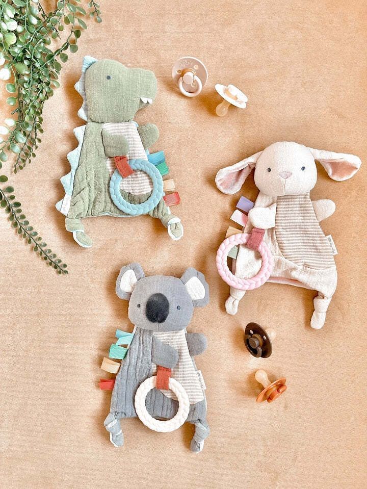 Itzy-Ritzy-Bitzy-Crinkle-Sensory-Toy-With-Teether-all