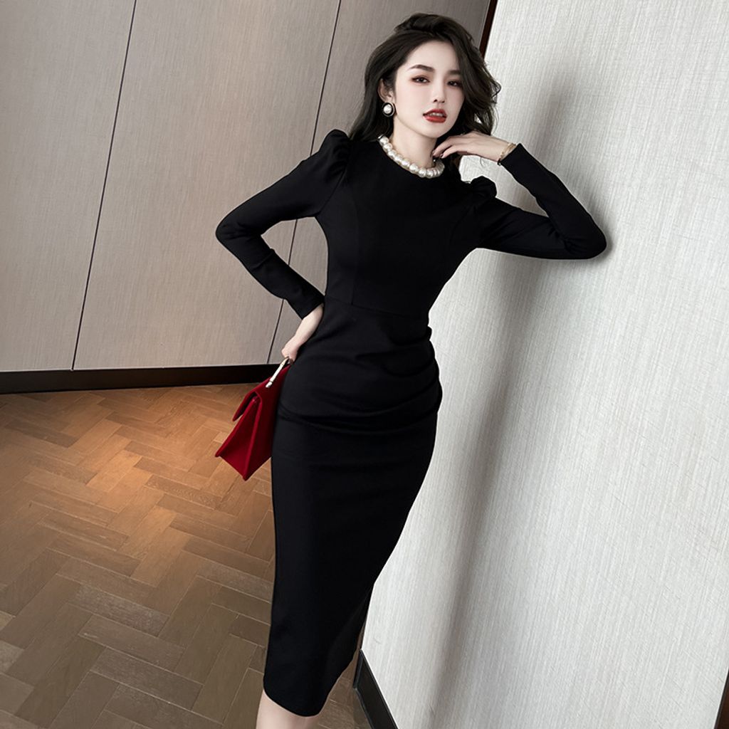 Black Hepburn Round Neck Long-sleeved Slim Dress
