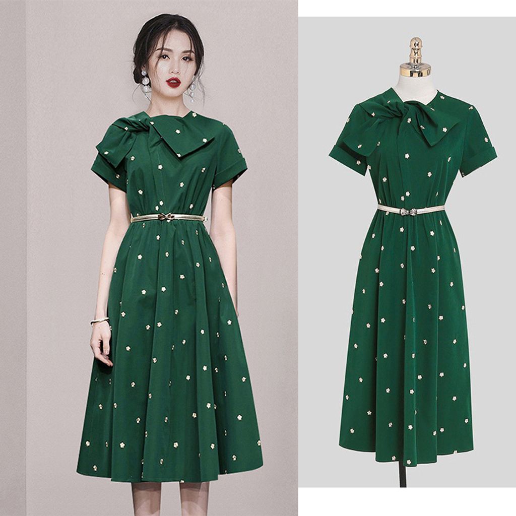 Green Bow-knot Collar Short-sleeved Flower Embroidered