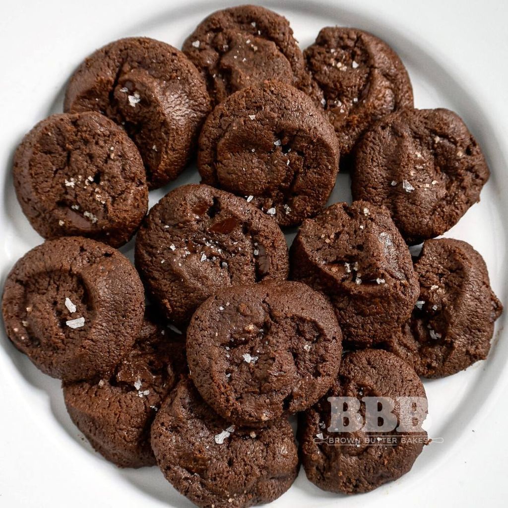 photo_6176842972801380161_y